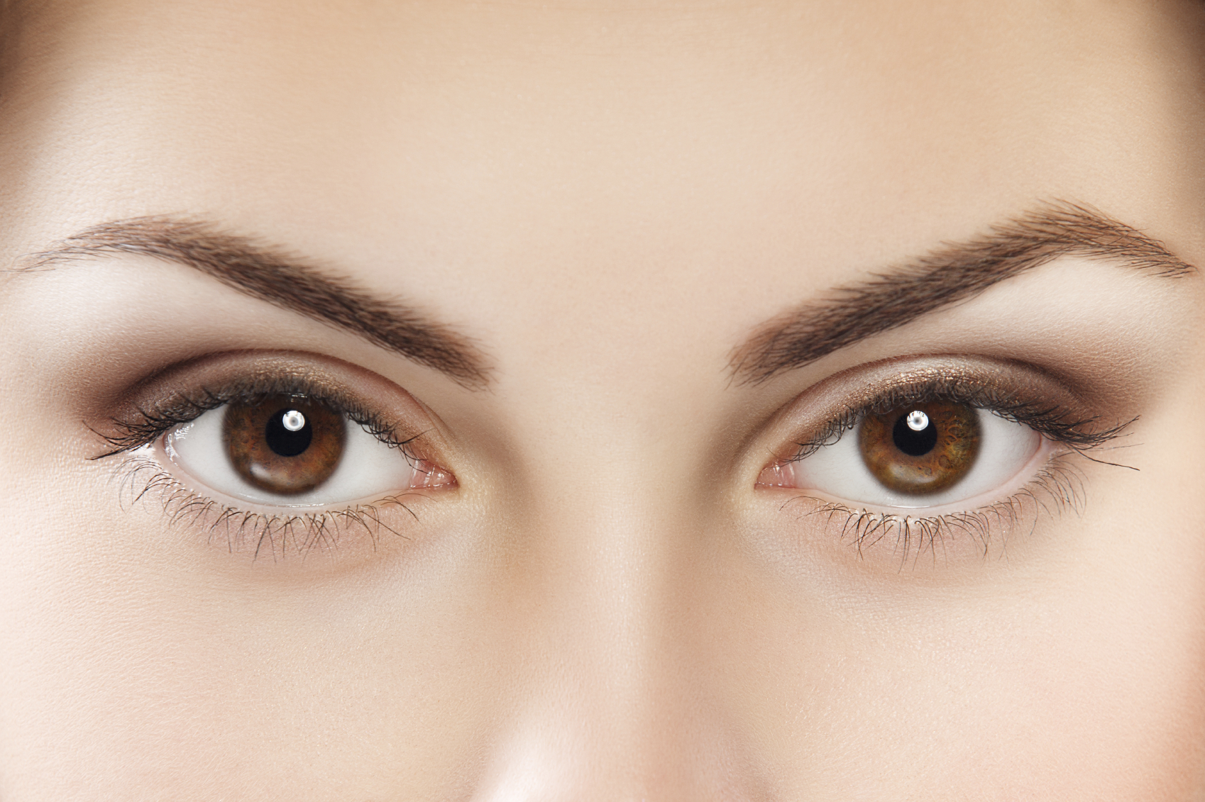 Không chỉ có chức năng làm đẹp da mà tổ yến còn có lợi cho mắt